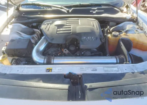 2015 Dodge Challenger Sxt z USA, uszkodzony, nr VIN 2C3CDZAG3FH760983